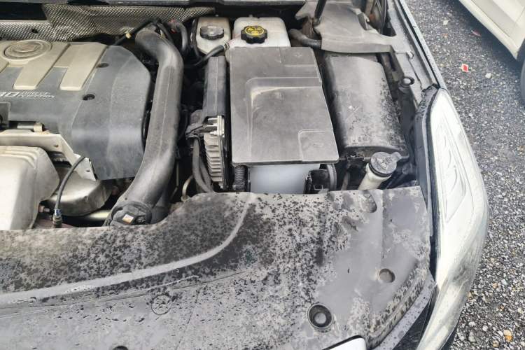 Used Cadillac XTS 2013 28T Luxury Model Engine Bay Left