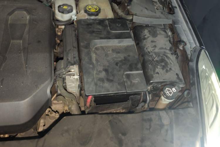 Used Cadillac XTS 2013 36S Platinum Edition Engine Bay Left