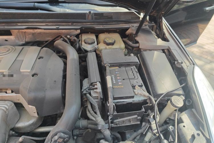 Used Cadillac XTS 2013 28T Comfort Model Engine Bay Left