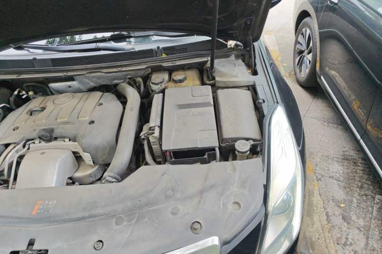 Used Cadillac XTS 2013 28T Elite Edition Engine Bay Left