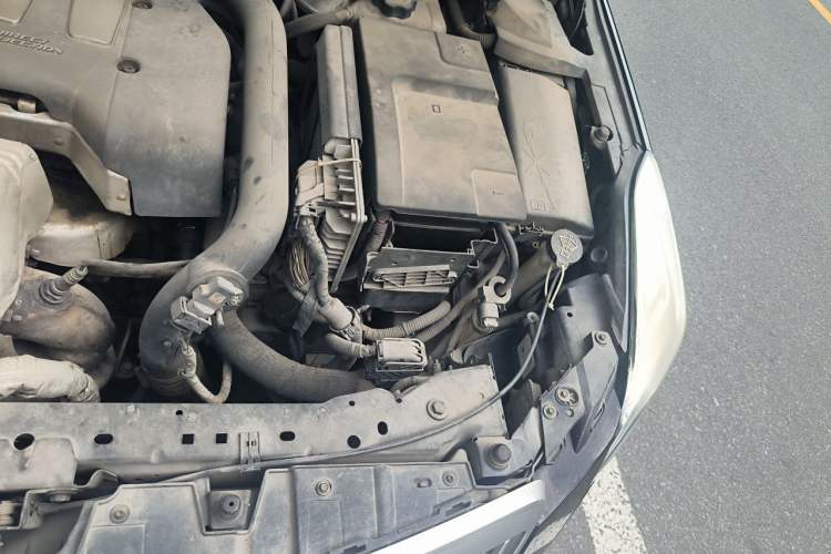 Used Cadillac XTS 2013 28T Elite Edition Engine Bay Left