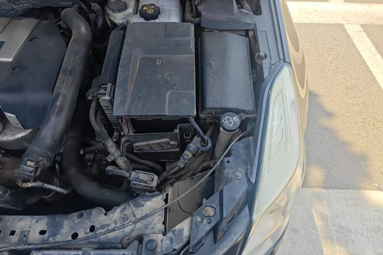 Used Cadillac XTS 2013 28T Elite Edition Engine Bay Left
