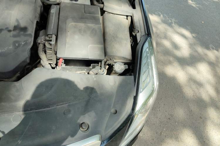 Used Cadillac XTS 2013 36S Platinum Edition Engine Bay Left