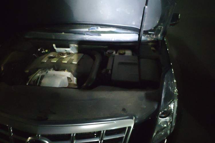 Used Cadillac XTS 2013 28T Comfort Model Engine Bay Left