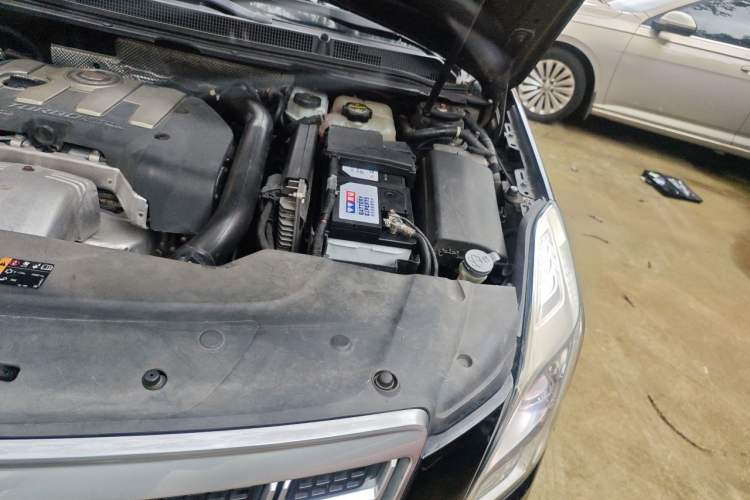 Used Cadillac XTS 2013 28T Elite Edition Engine Bay Left