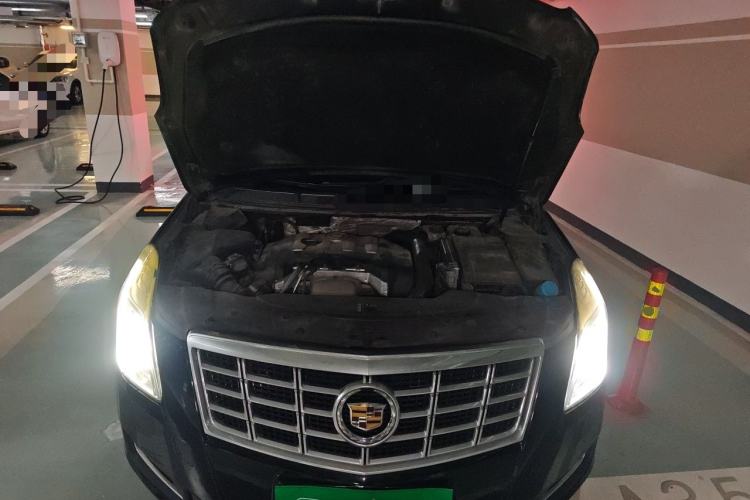 Used Cadillac XTS 2013 28T Comfort Model Engine Bay