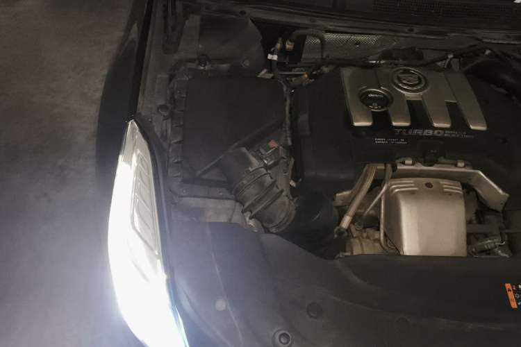 Used Cadillac XTS 2013 28T Luxury Model Engine Bay Right