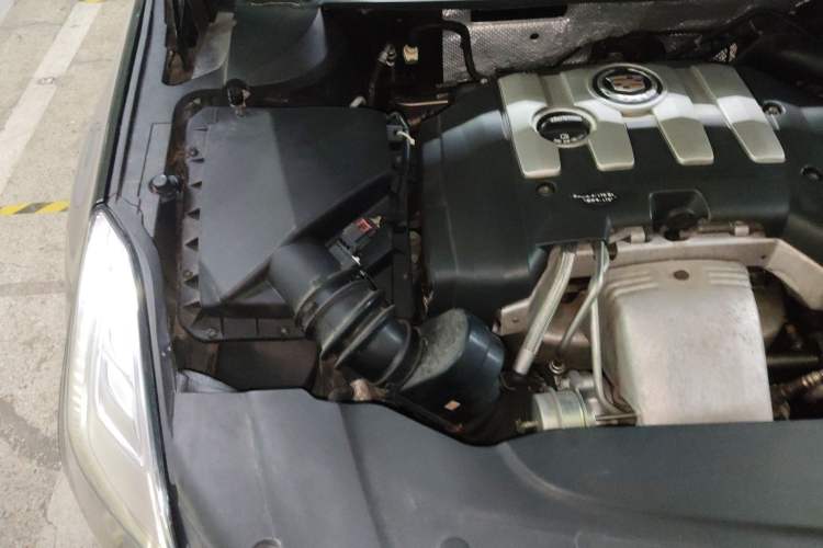 Used Cadillac XTS 2013 28T Comfort Model Engine Bay Right