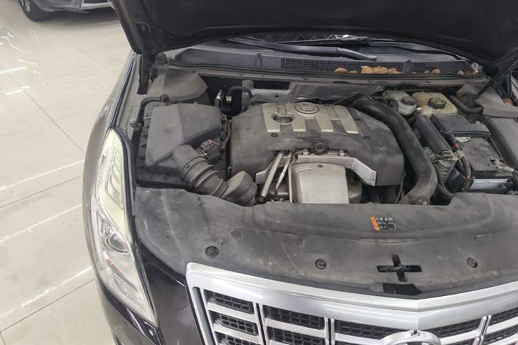 Used Cadillac XTS 2013 28T Comfort Model Engine Bay Right