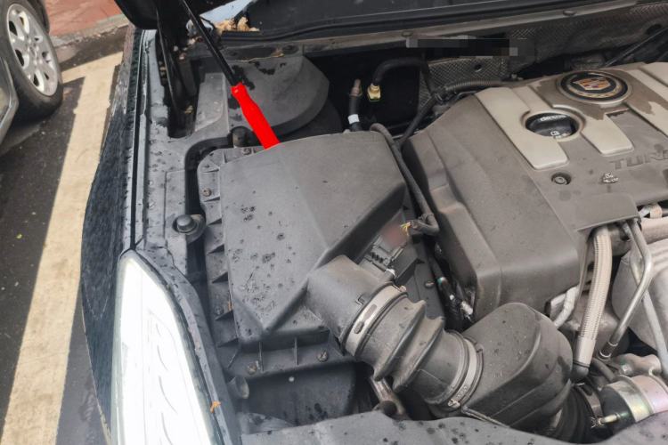 Used Cadillac XTS 2013 28T Luxury Model Engine Bay Right
