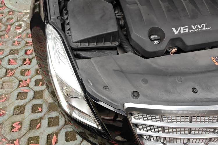 Used Cadillac XTS 2013 36S Platinum Edition Engine Bay Right