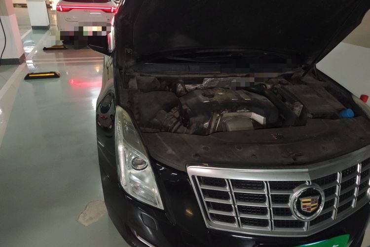 Used Cadillac XTS 2013 28T Comfort Model Engine Bay Right