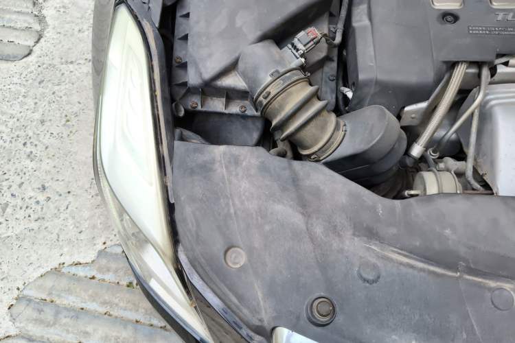 Used Cadillac XTS 2013 28T Comfort Model Engine Bay Right
