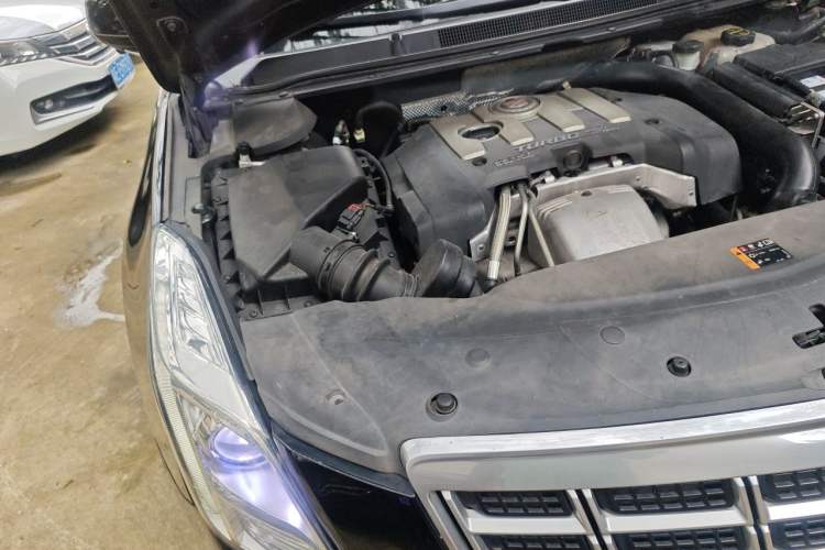 Used Cadillac XTS 2013 28T Elite Edition Engine Bay Right