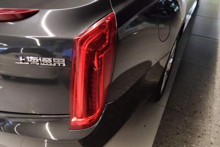 Used Cadillac XTS 2013 28T Luxury Model Exterior 6
