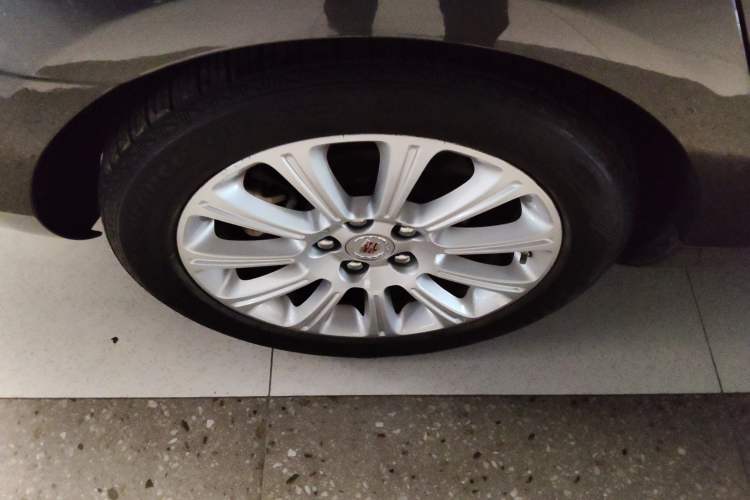 Used Cadillac XTS 2013 28T Luxury Model Exterior 8