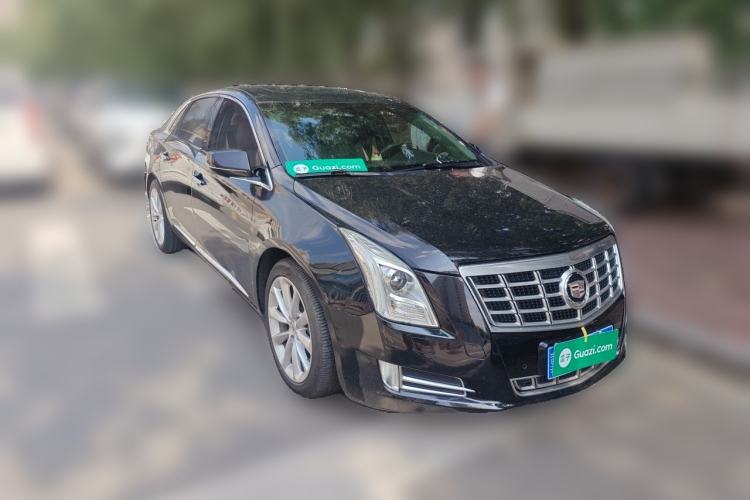 Used Cadillac XTS 2013 28T Leading Model Front Right 45 Deg