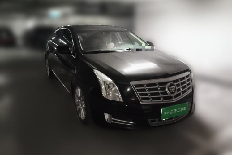 Used Cadillac XTS 2013 28T Luxury Model Front Right 45 Deg
