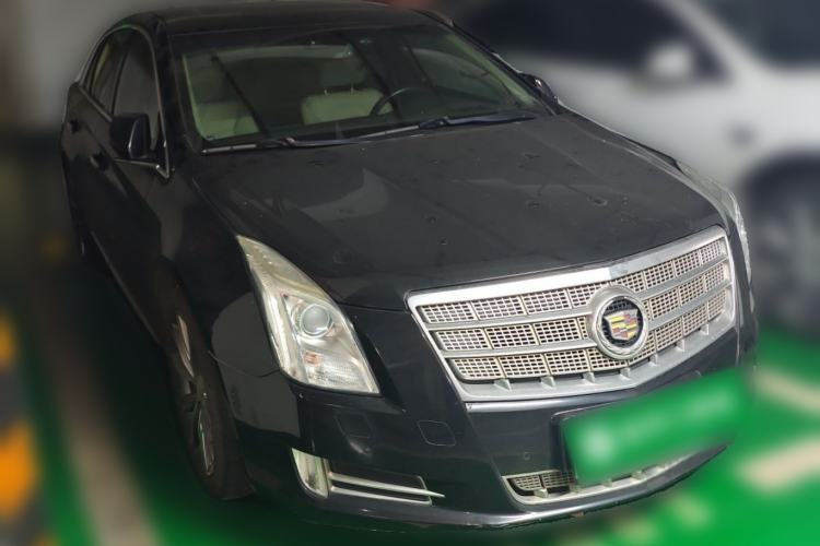 Used Cadillac XTS 2013 36S Platinum Edition Front Right 45 Deg