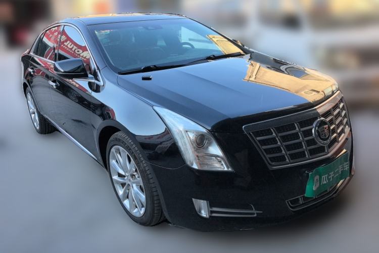 Used Cadillac XTS 2013 28T Leading Model Front Right 45 Deg