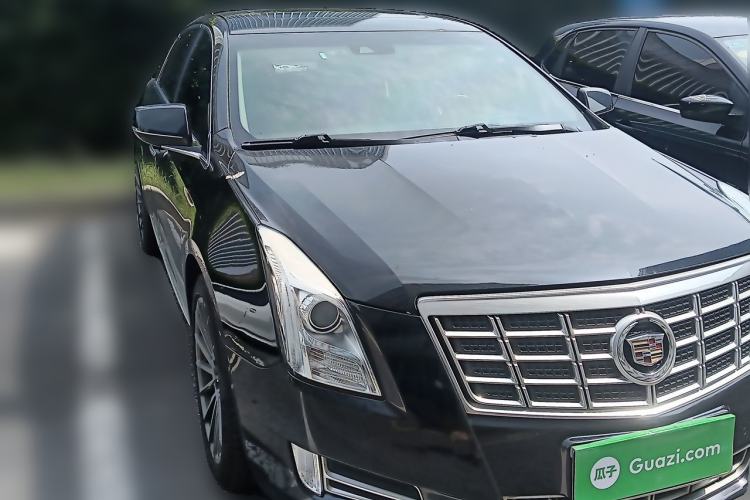 Used Cadillac XTS 2013 28T Leading Model Front Right 45 Deg