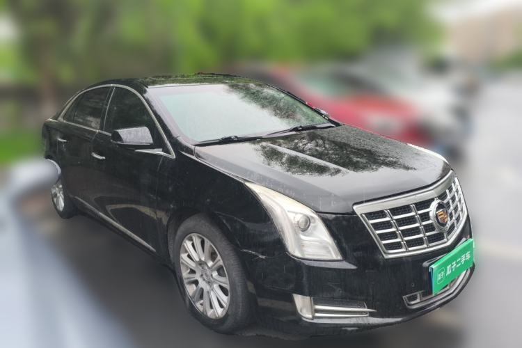 Used Cadillac XTS 2013 28T Luxury Model Front Right 45 Deg