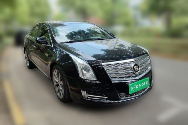 Used Cadillac XTS 2013 36S Platinum Edition Front Right 45 Deg