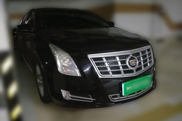 Used Cadillac XTS 2013 28T Luxury Model Front Right 45 Deg