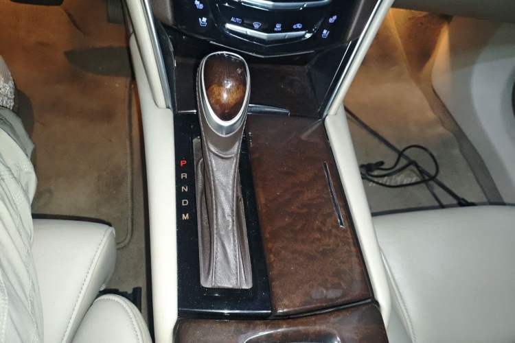Used Cadillac XTS 2013 28T Leading Model Gear Lever