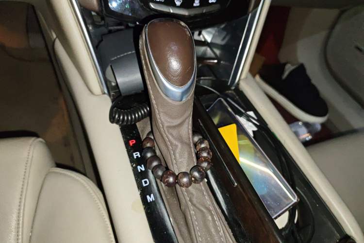 Used Cadillac XTS 2013 28T Comfort Model Gear Lever