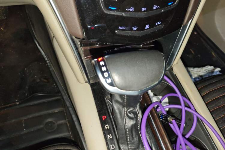 Used Cadillac XTS 2013 28T Elite Edition Gear Lever