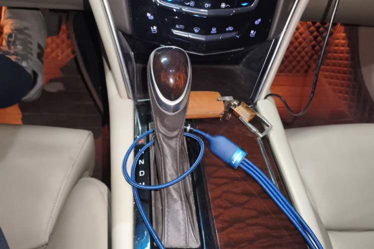 Used Cadillac XTS 2013 28T Luxury Model Gear Lever