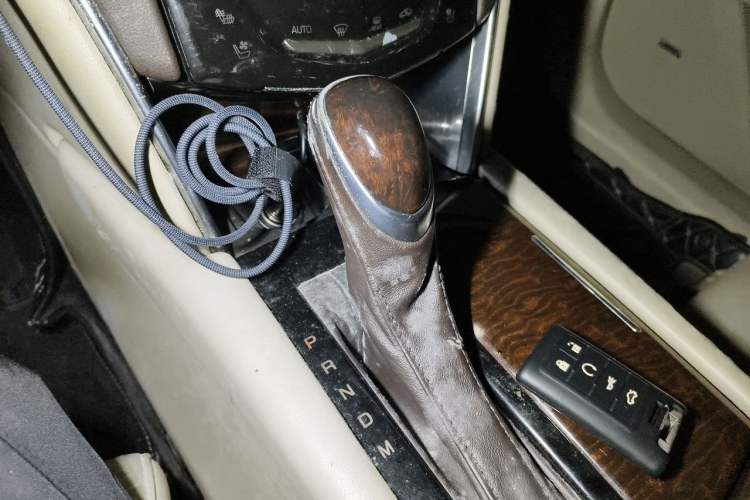 Used Cadillac XTS 2013 28T Leading Model Gear Lever