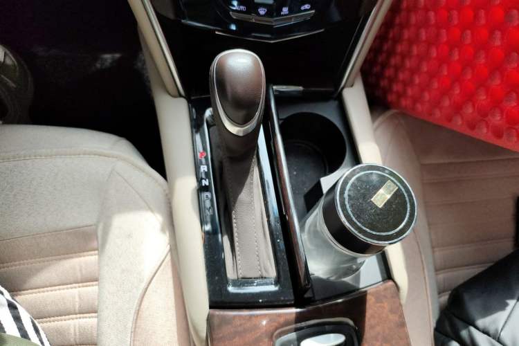 Used Cadillac XTS 2013 28T Comfort Model Gear Lever