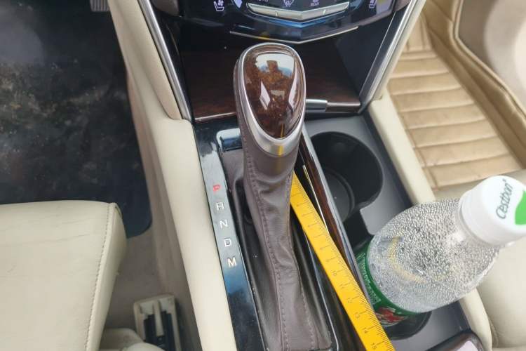 Used Cadillac XTS 2013 28T Luxury Model Gear Lever