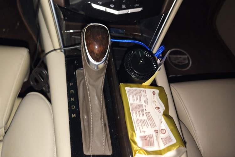 Used Cadillac XTS 2013 36S Platinum Edition Gear Lever