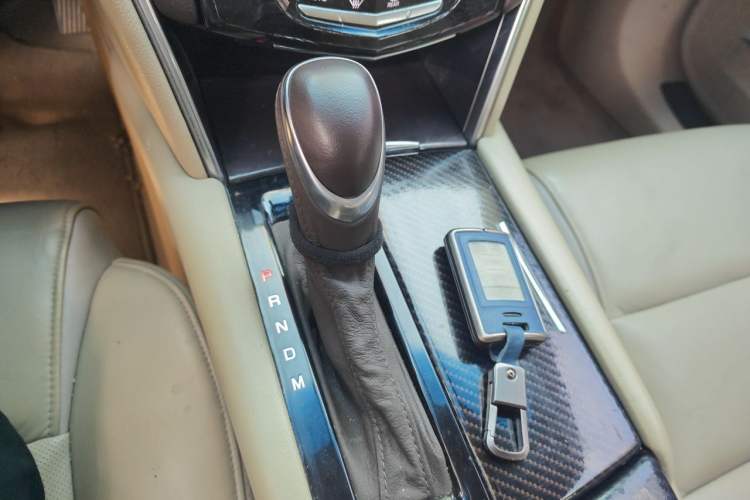Used Cadillac XTS 2013 28T Comfort Model Gear Lever