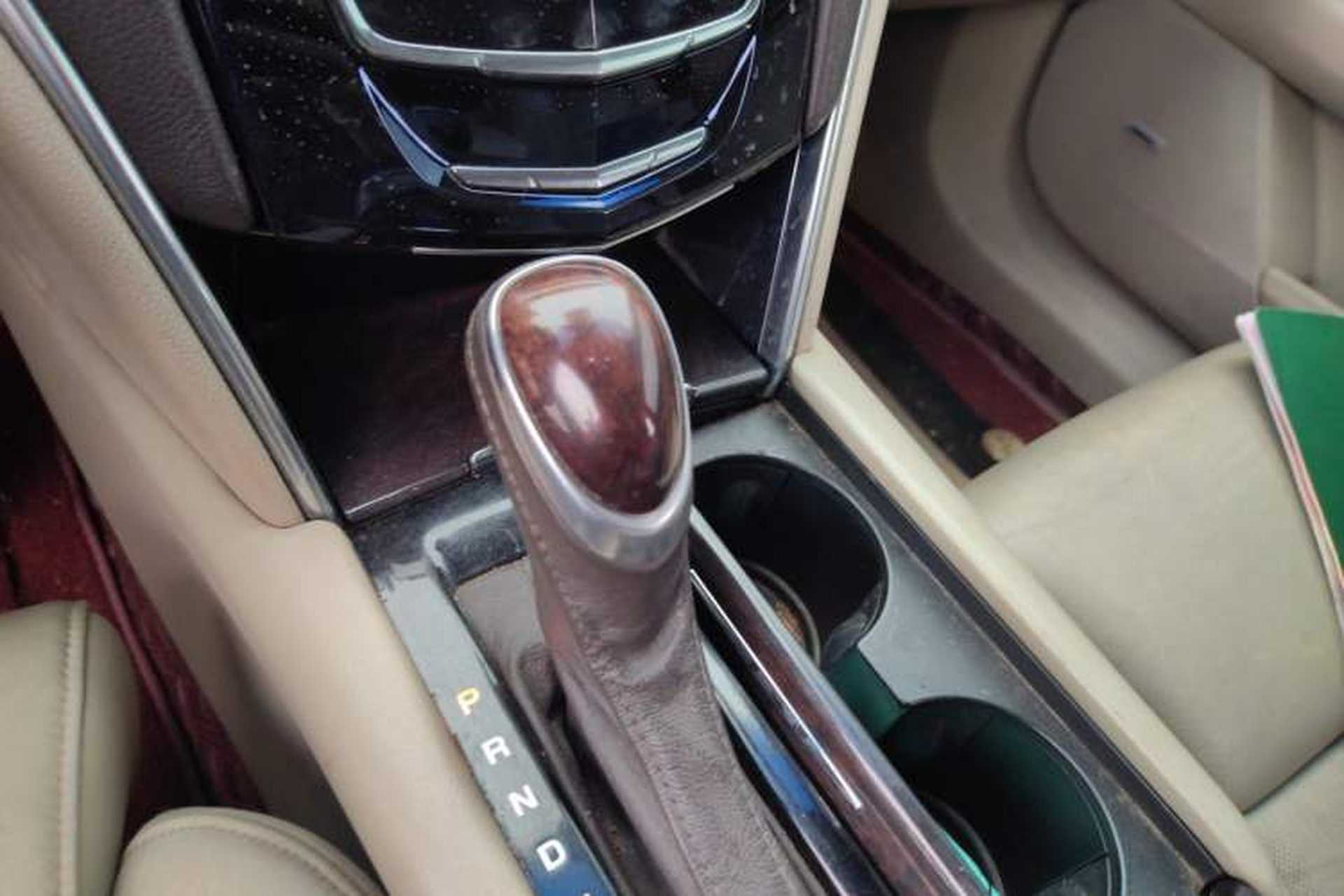 Used Cadillac XTS 2013 28T Luxury Model Gear Lever