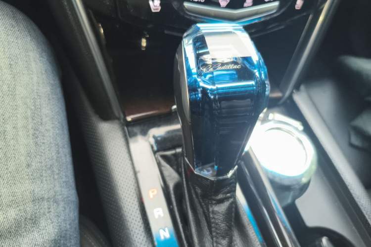 Used Cadillac XTS 2013 28T Luxury Model Gear Lever