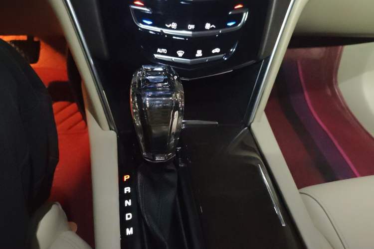 Used Cadillac XTS 2013 28T Comfort Model Gear Lever