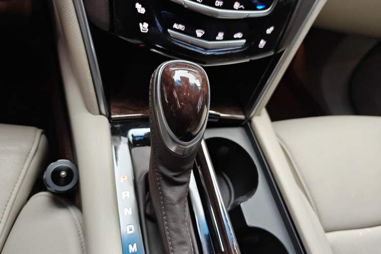 Used Cadillac XTS 2013 36S Platinum Edition Gear Lever