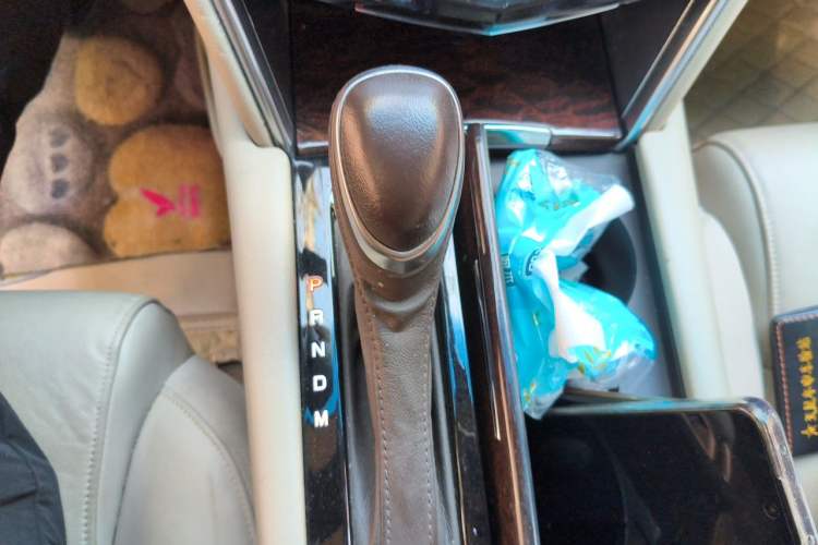 Used Cadillac XTS 2013 28T Comfort Model Gear Lever