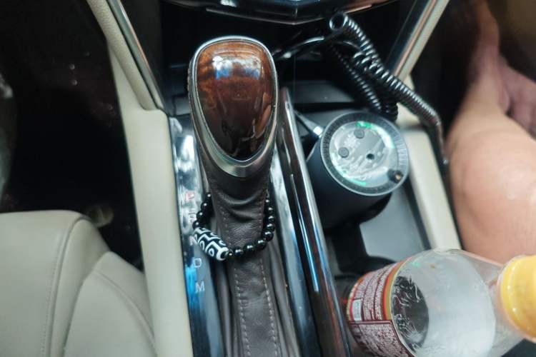 Used Cadillac XTS 2013 28T Elite Edition Gear Lever