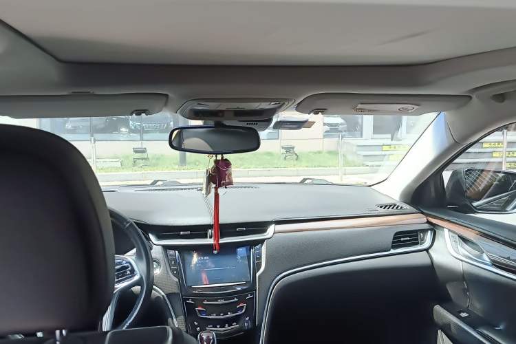 Used Cadillac XTS 2013 28T Leading Model Headliner