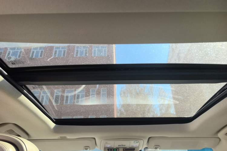 Used Cadillac XTS 2013 28T Luxury Model Headliner