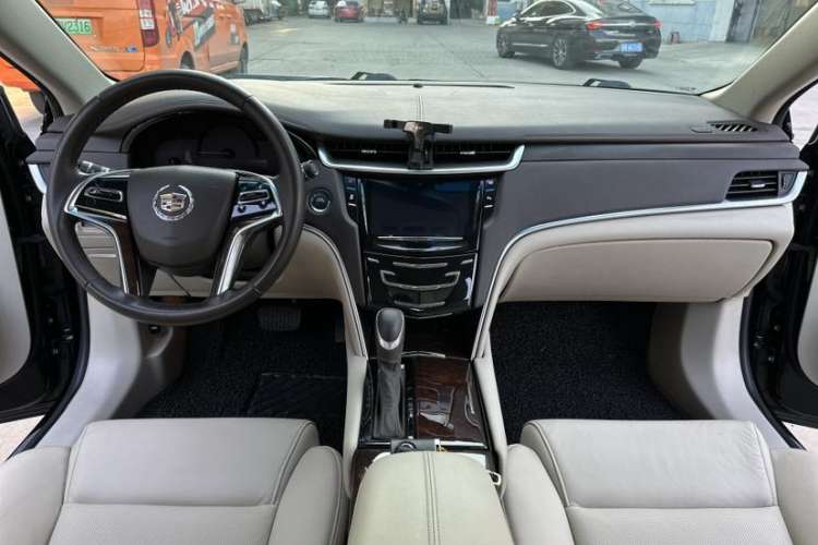 Used Cadillac XTS 2013 28T Comfort Model Interior 1