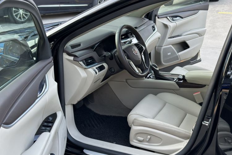 Used Cadillac XTS 2013 28T Comfort Model Interior 2