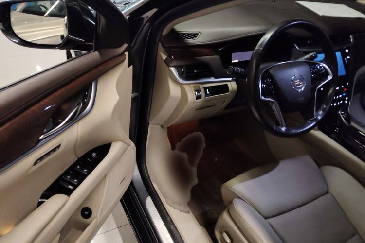 Used Cadillac XTS 2013 28T Luxury Model Interior 3