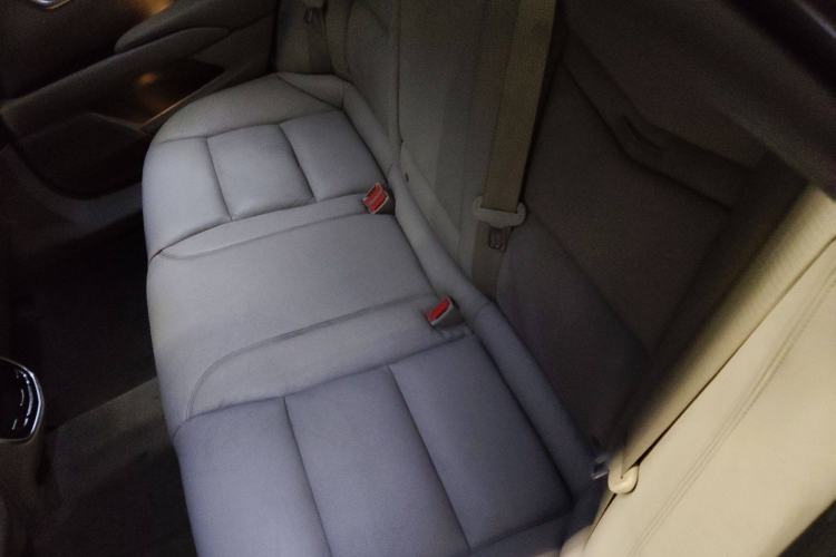 Used Cadillac XTS 2013 28T Luxury Model Interior 4