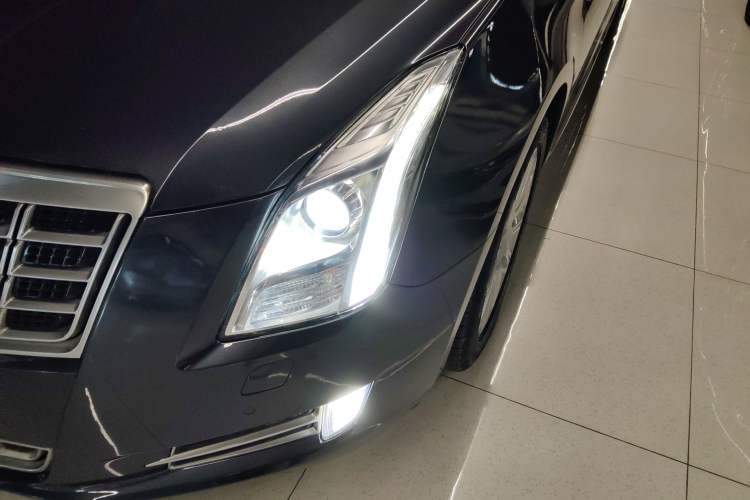 Used Cadillac XTS 2013 28T Luxury Model Left Front Headlight